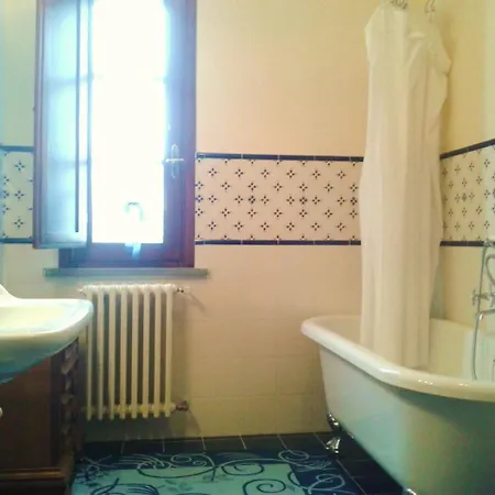 In Campagna Costa Al Bagno 몬토폴리 인 발 다르노